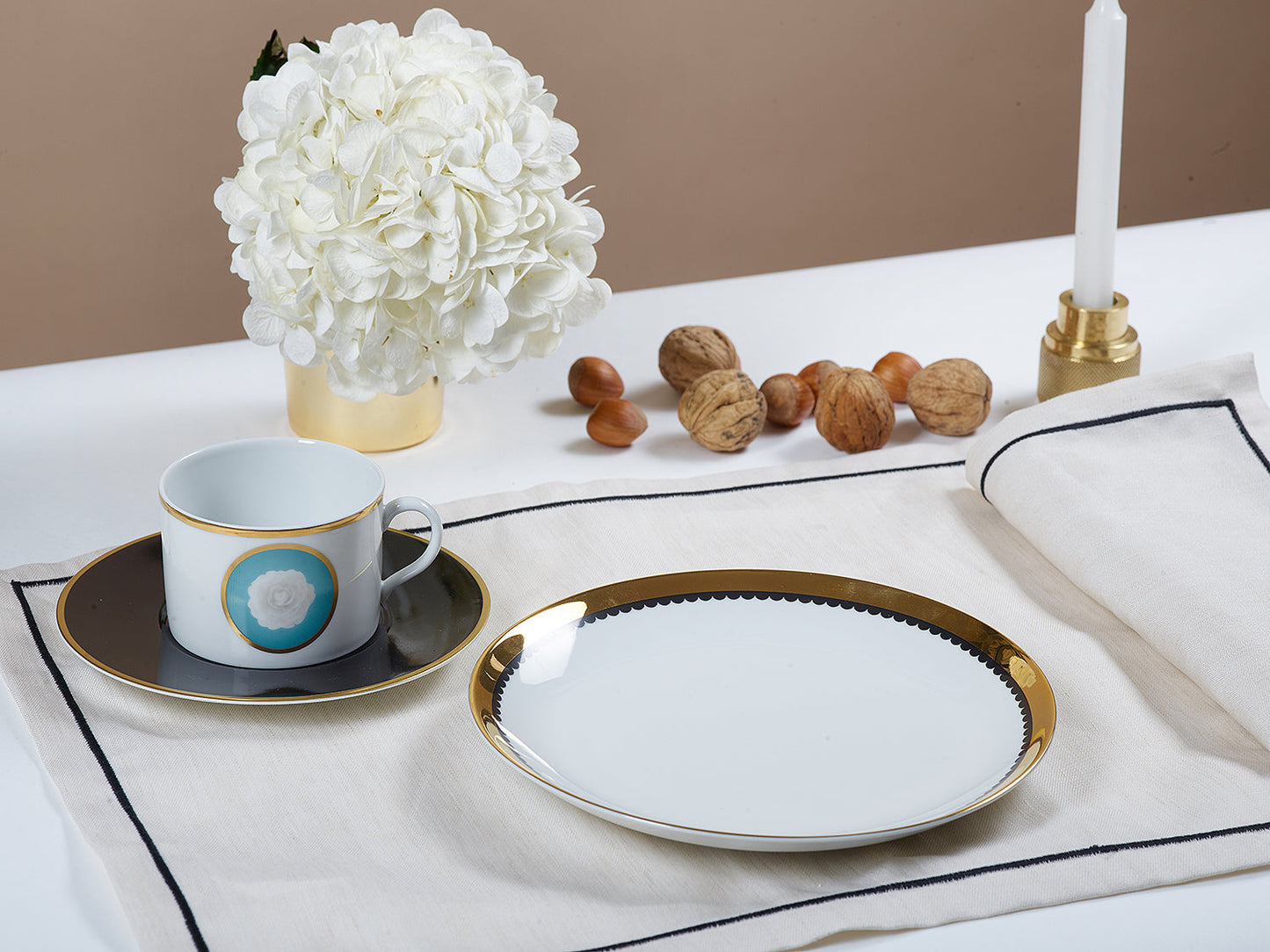 Service d'Assiettes Saturn