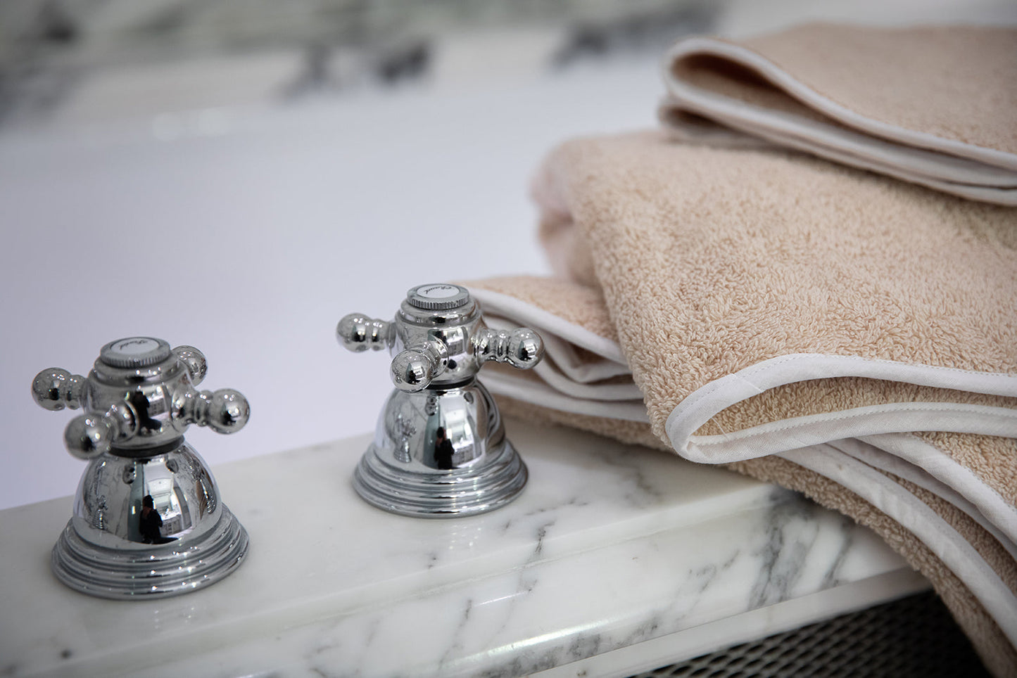 Serviette beige avec passpoil